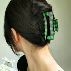 green claw clip